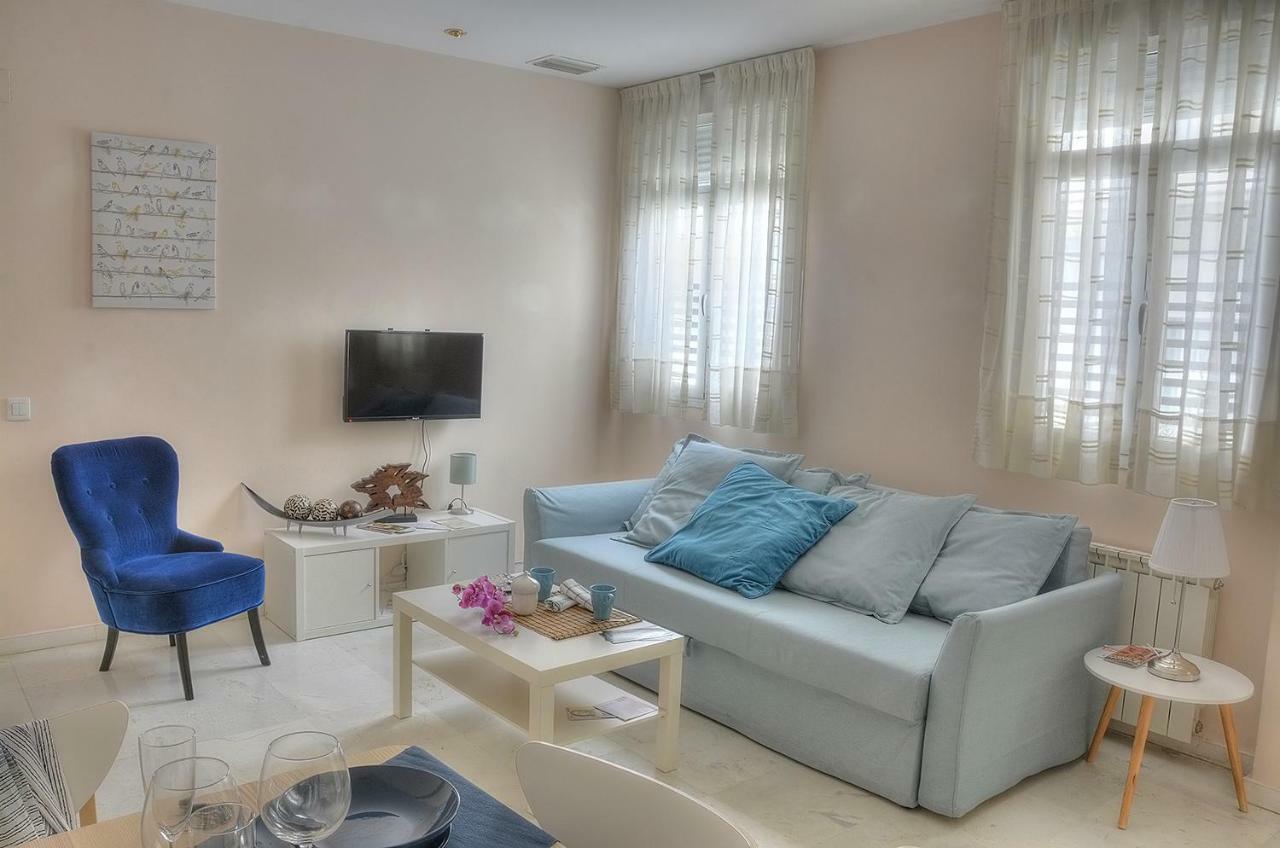 Sevilla Butterfly Suites Bagian luar foto