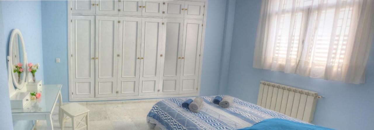 Sevilla Butterfly Suites Bagian luar foto