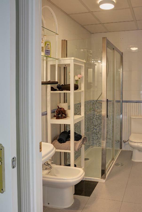 Sevilla Butterfly Suites Bagian luar foto