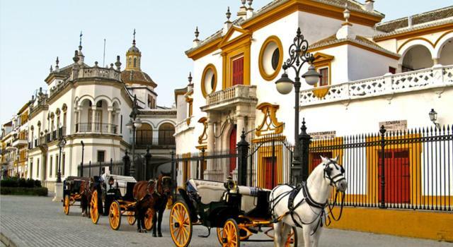 Sevilla Butterfly Suites Bagian luar foto